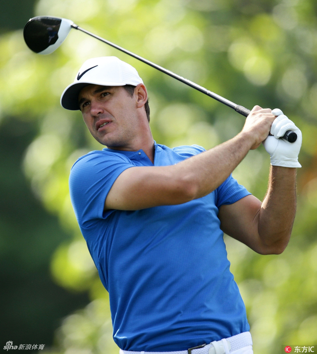 科普卡首轮68杆