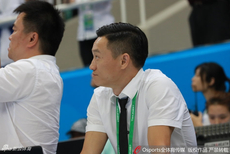 杨威担当全运会裁判型男范儿十足