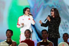 傅园慧徐嘉余闭幕式登台献唱