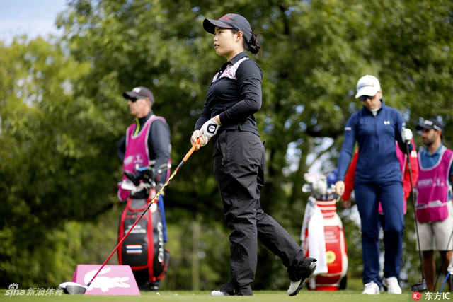 莫莉娅暂时领先