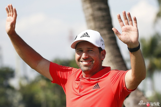 加西亚向观众致意