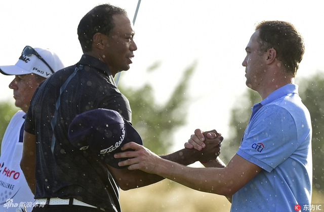 伍兹与托马斯同交出69杆