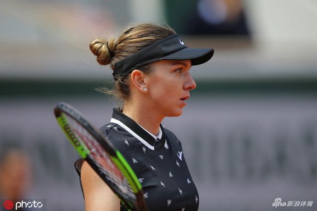 法网哈勒普0-2阿尼西莫娃