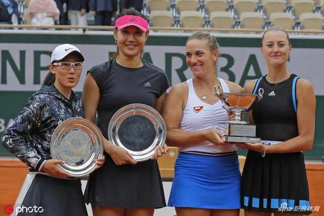 法网决赛段莹莹/郑赛赛获亚军