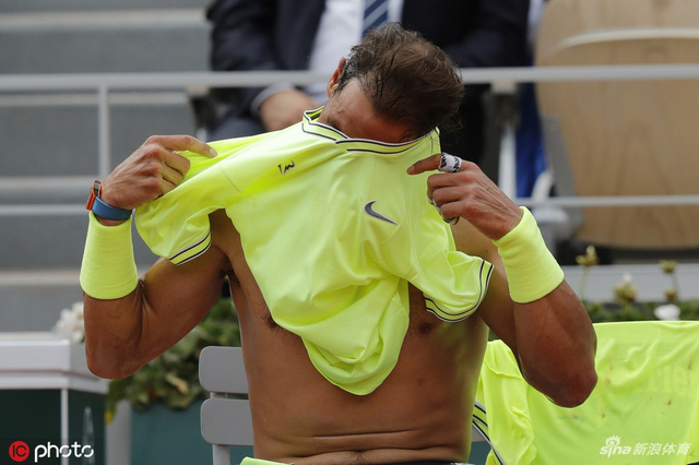 法网决赛纳达尔3-1蒂姆夺冠