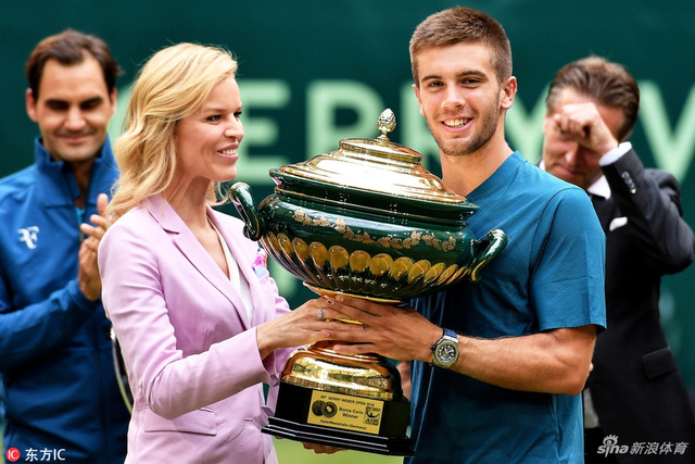 哈雷赛决赛费德勒1-2丘里奇