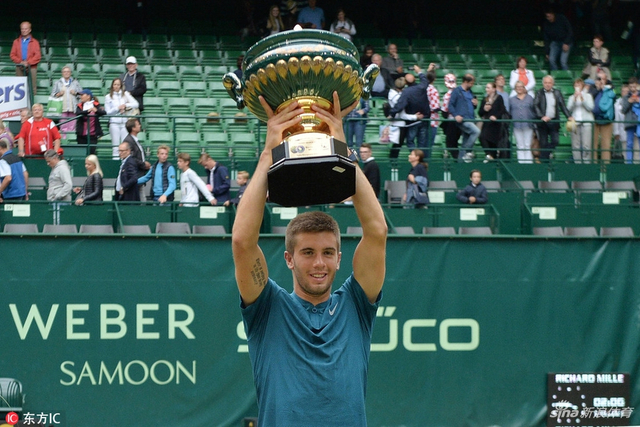 哈雷赛决赛费德勒1-2丘里奇