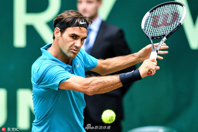 哈雷赛决赛费德勒1-2丘里奇