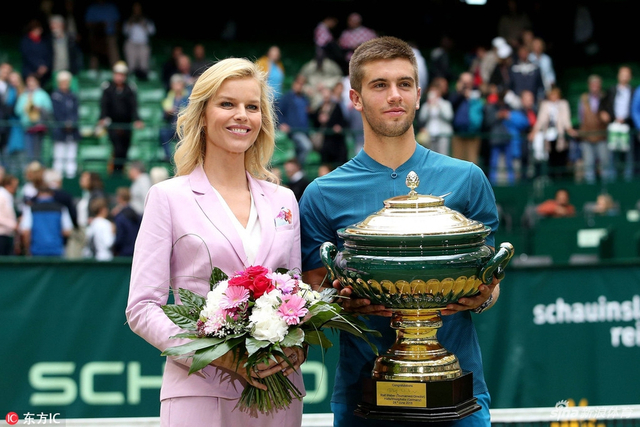 哈雷赛决赛费德勒1-2丘里奇