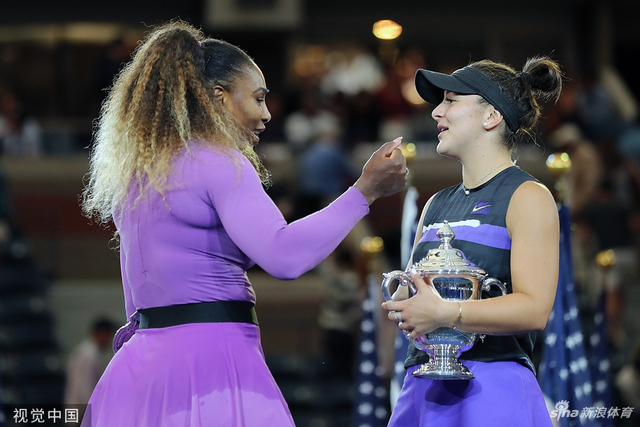 美网女单决赛颁奖00后夺冠