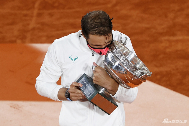 法网颁奖|纳达尔夺大满贯第20冠
