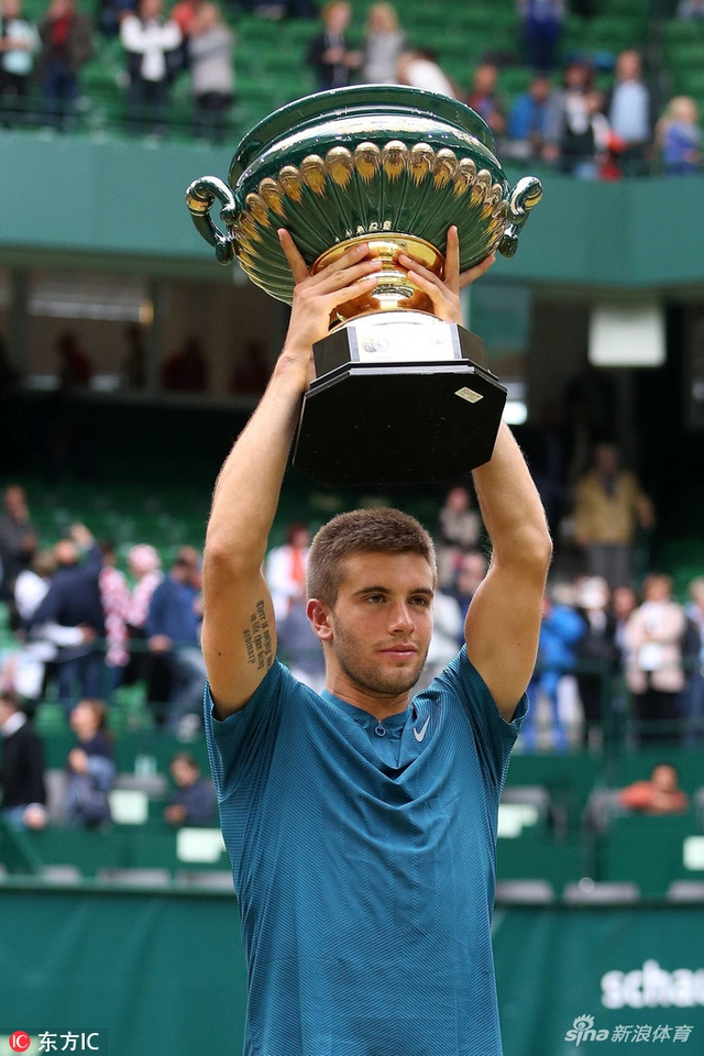 哈雷赛决赛费德勒1-2丘里奇