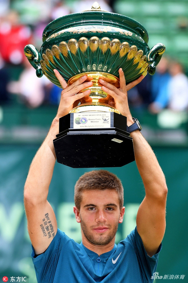 哈雷赛决赛费德勒1-2丘里奇