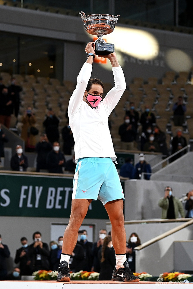 法网颁奖|纳达尔夺大满贯第20冠