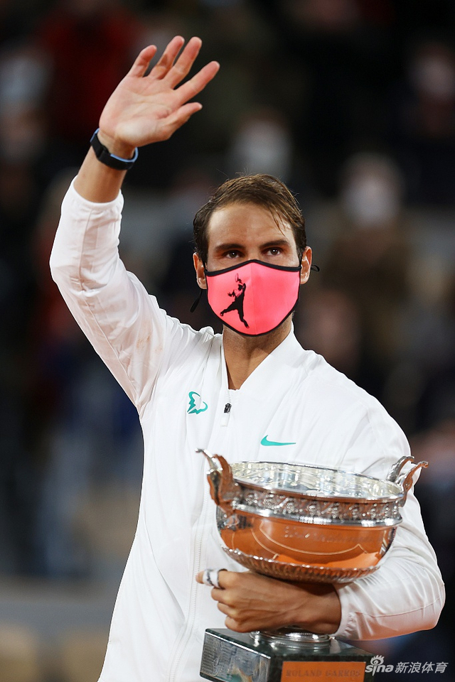 法网颁奖|纳达尔夺大满贯第20冠