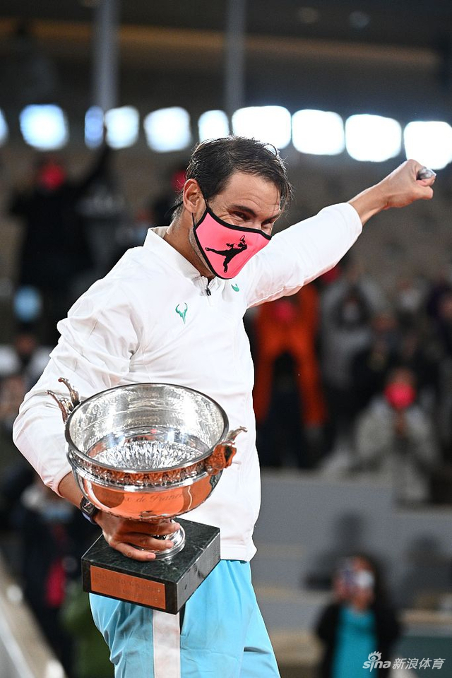 法网颁奖|纳达尔夺大满贯第20冠
