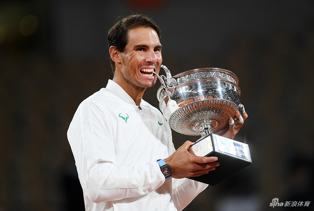 法网颁奖|纳达尔夺大满贯第20冠