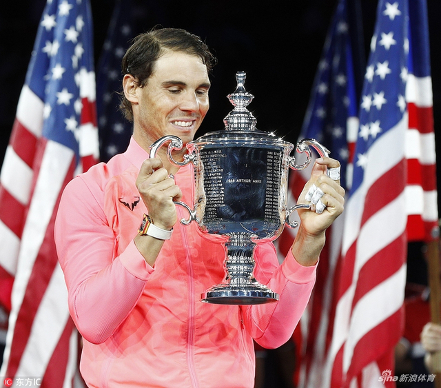 纳达尔第三次在美网捧杯