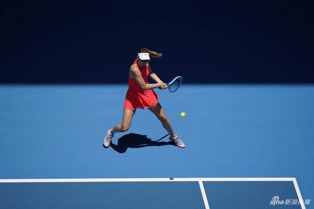 新浪直击澳网莎娃首轮出局