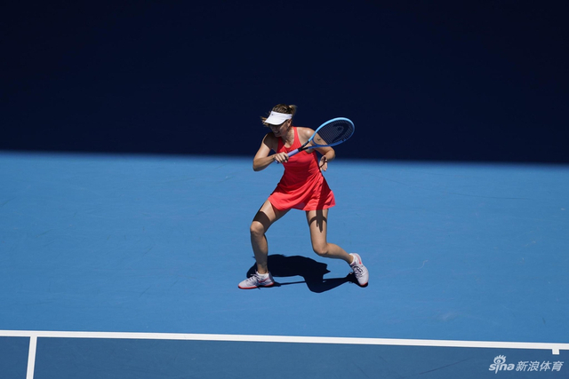 新浪直击澳网莎娃首轮出局