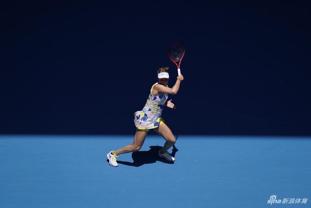 新浪直击澳网莎娃首轮出局