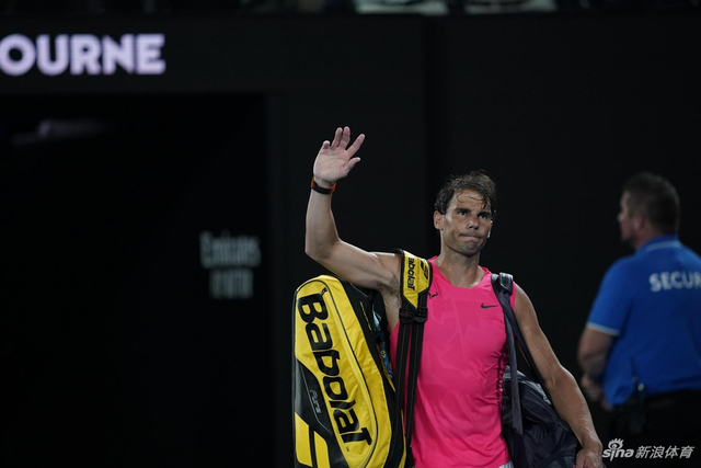 新浪直击澳网纳达尔1-3蒂姆