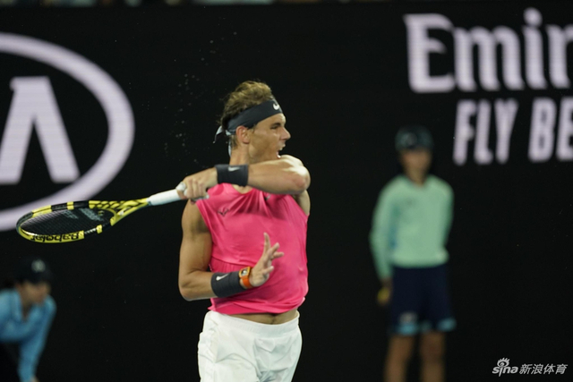 新浪直击澳网纳达尔1-3蒂姆
