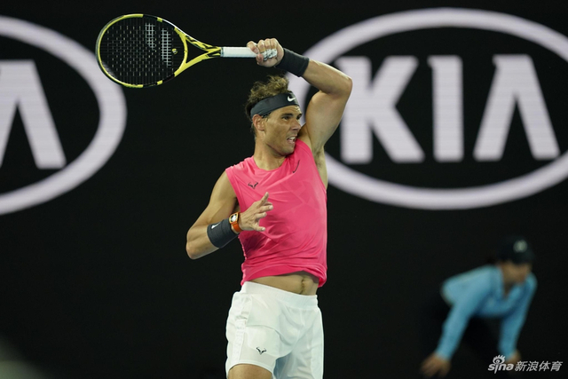 新浪直击澳网纳达尔1-3蒂姆
