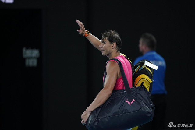 新浪直击澳网纳达尔1-3蒂姆