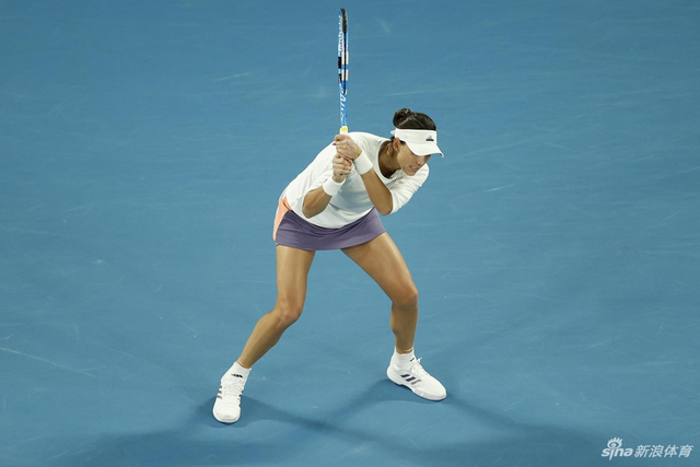 新浪直击澳网肯宁2-1穆古夺冠