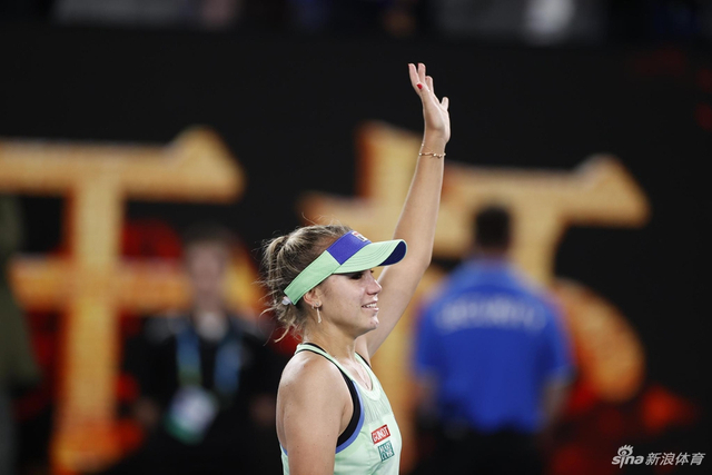 新浪直击澳网肯宁2-1穆古夺冠