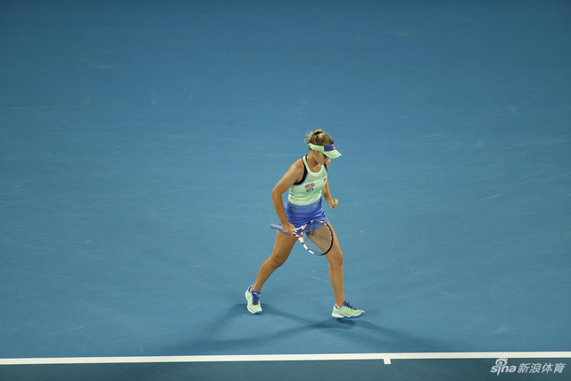 新浪直击澳网肯宁2-1穆古夺冠