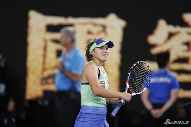 新浪直击澳网肯宁2-1穆古夺冠