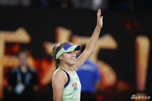 新浪直击澳网肯宁2-1穆古夺冠