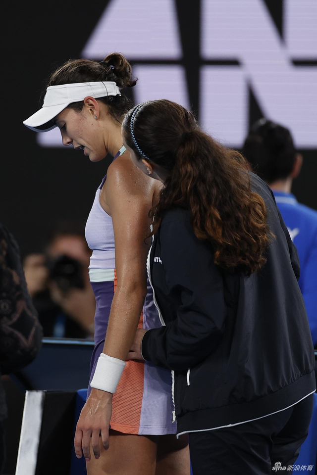 新浪直击澳网肯宁2-1穆古夺冠