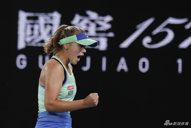 新浪直击澳网肯宁2-1穆古夺冠