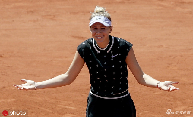 法网哈勒普0-2阿尼西莫娃