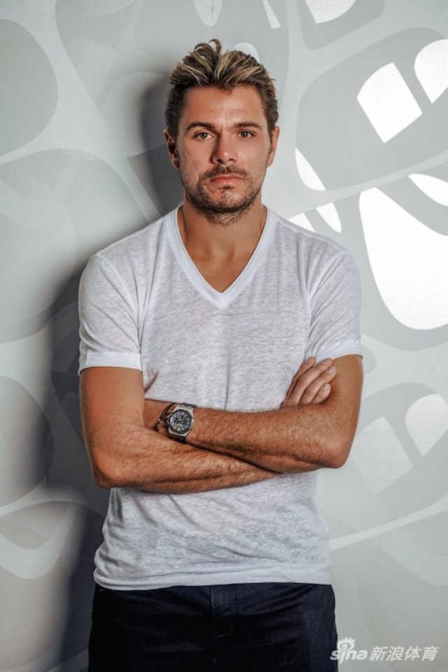 瓦林卡拍摄帅气写真