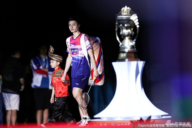 苏杯石宇奇逆转桃田 中国3-0夺冠