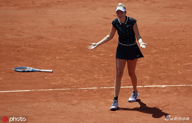 法网哈勒普0-2阿尼西莫娃