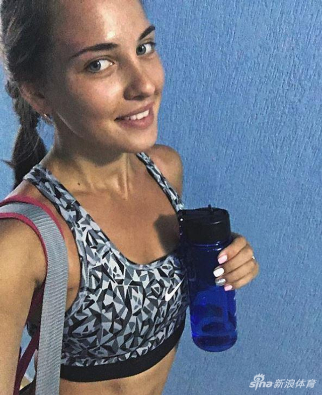 俄罗斯冰壶高颜值夫妻档走红