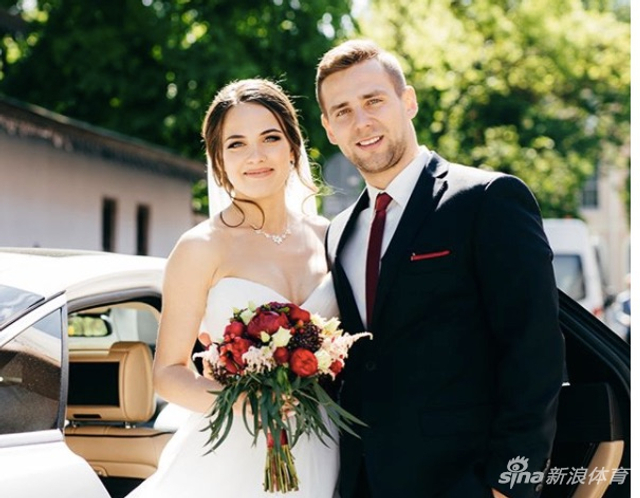 俄罗斯冰壶高颜值夫妻档走红