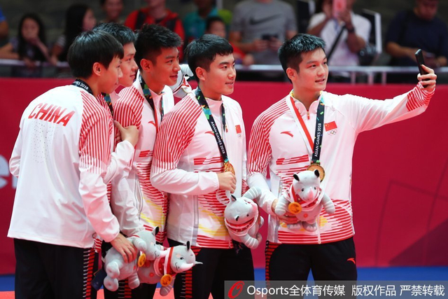 亚运会乒乓球男团中国横扫韩国摘金