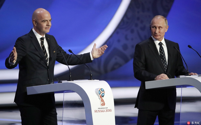 因凡蒂诺和普京致辞