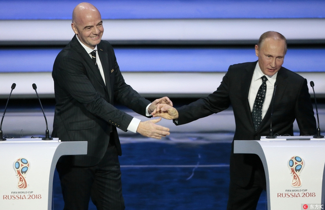 因凡蒂诺普京握手