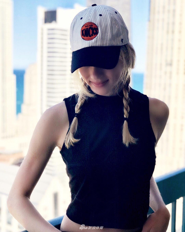 笑靥如花!霍纳塞克女儿太美了