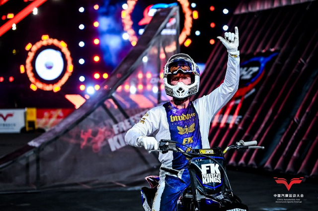 图集-空中花式摩托赛精彩纷呈