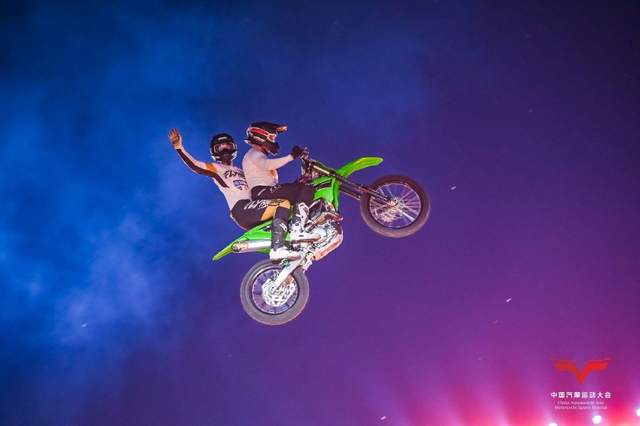 图集-空中花式摩托赛精彩纷呈