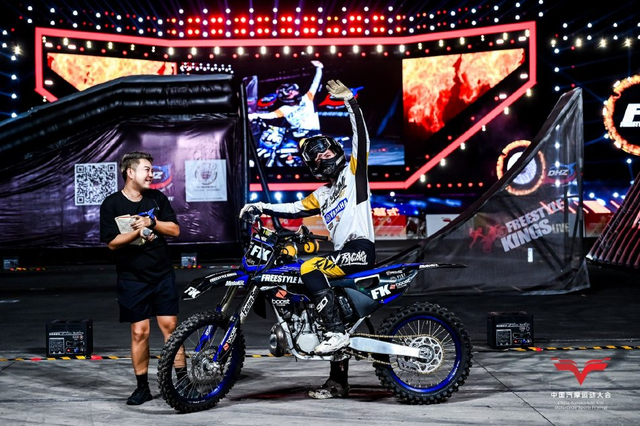 图集-空中花式摩托赛精彩纷呈