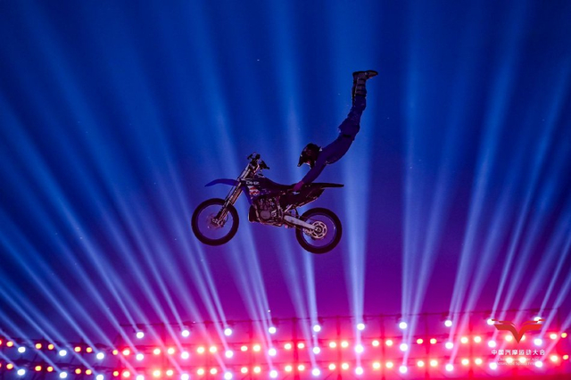 图集-空中花式摩托赛精彩纷呈